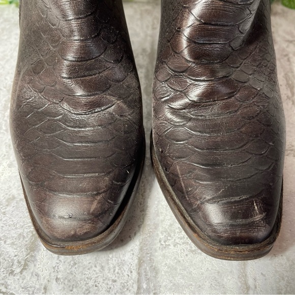 VIA Boots Women’s Sz 39 Brown Leather Snake Embossed Ankle - Picture 2 of 11